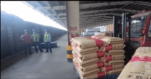 從 拼車 到 專車 世界 朋友圈 更精彩